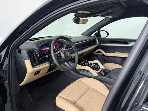 Certified 2026 Porsche Cayenne Coupe AWD/4WD image 4