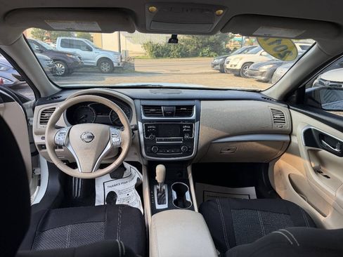 Used 2017 Nissan Altima 2.5 SV FWD image 14