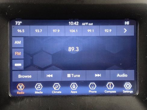 Used 2019 Jeep Cherokee Latitude Plus w/ Comfort/Convenience Group image 25