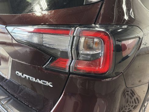 Used 2025 Subaru Outback Limited image 11