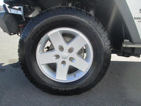 Used 2010 Jeep Wrangler Unlimited Sport AWD/4WD image 8
