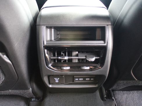 Used 2026 Jeep Grand Cherokee Altitude AWD/4WD image 29