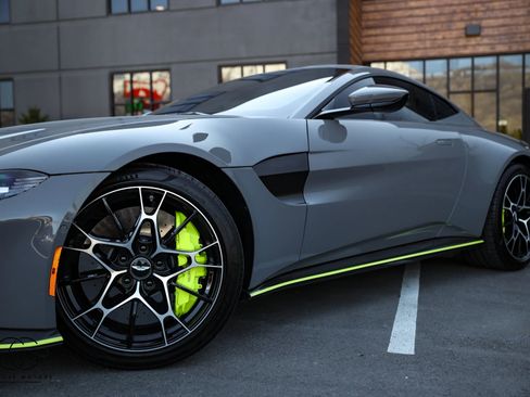 Used 2020 Aston Martin V8 Vantage AMR image 5
