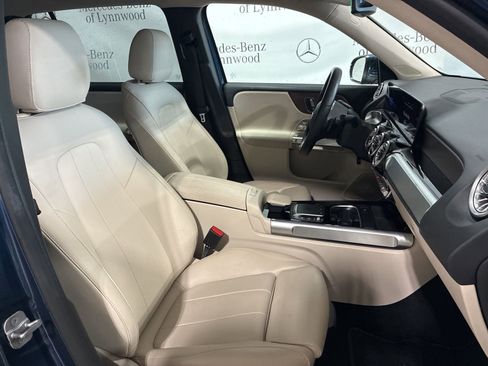 Used 2023 Mercedes-Benz EQB 300 4MATIC image 5