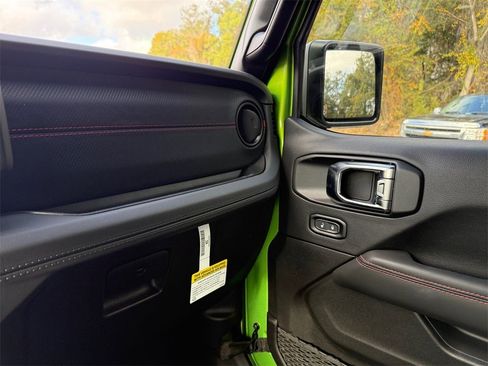 New 2025 Jeep Gladiator Rubicon w/ Convenience Group image 24