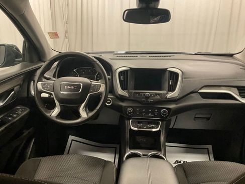 Used 2024 GMC Terrain SLE image 35