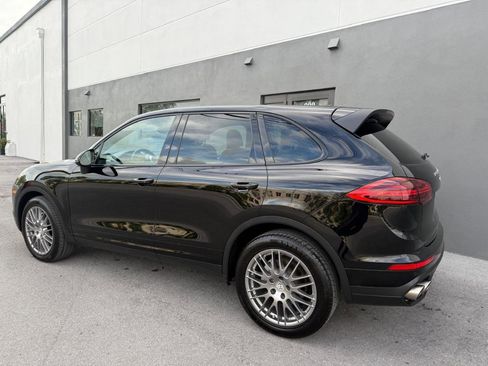 Used 2016 Porsche Cayenne S AWD/4WD image 8