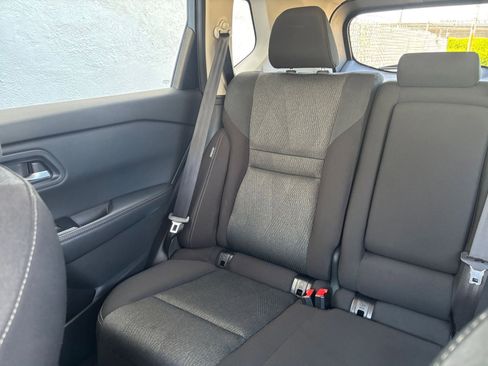 Used 2025 Nissan Rogue SV FWD image 41