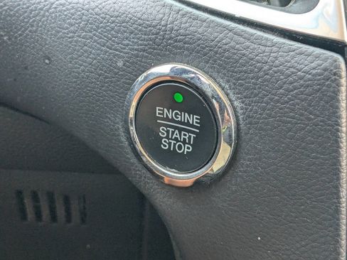 Used 2016 Ford Edge Titanium image 28