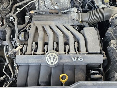 Used 2022 Volkswagen Atlas Cross Sport SEL R-Line image 33