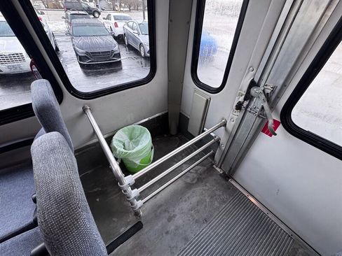 Used 2004 Chevrolet Express 3500 w/ RV Package.  Upfitter Option image 15