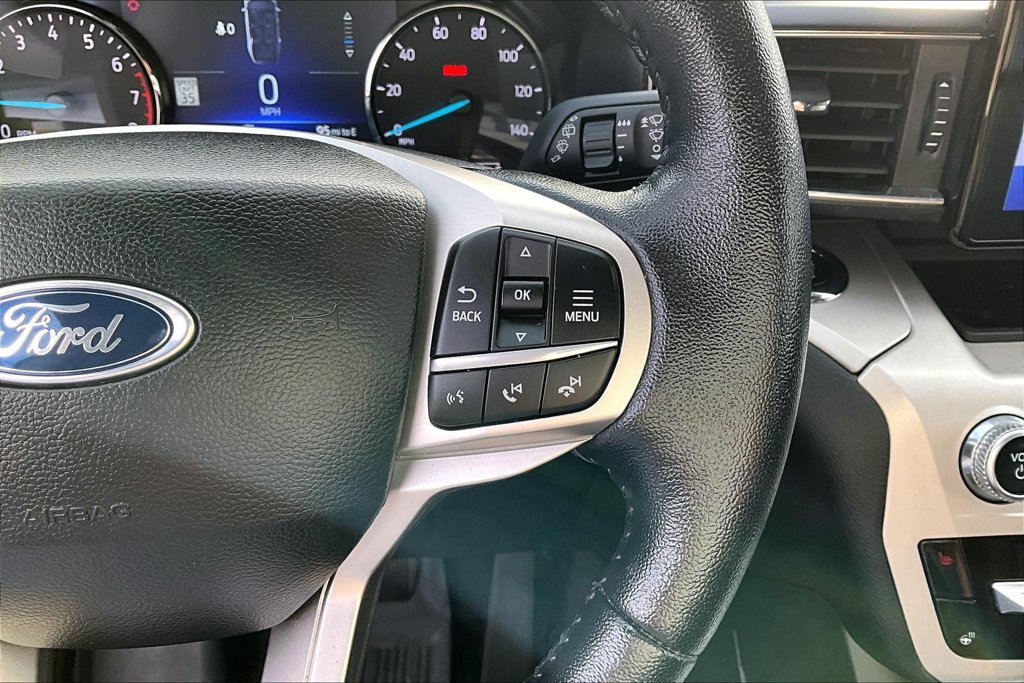 Used 2023 Ford Explorer XLT w/ Equipment Group 202A AWD/4WD image 18