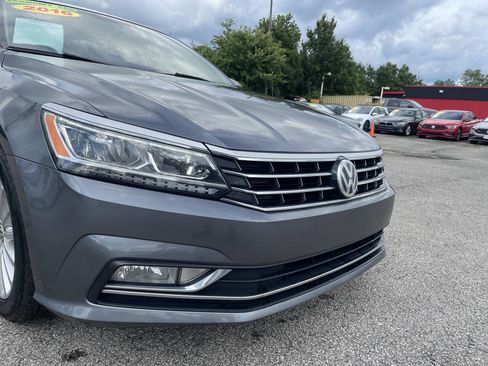 Used 2016 Volkswagen Passat 1.8T SE FWD image 11