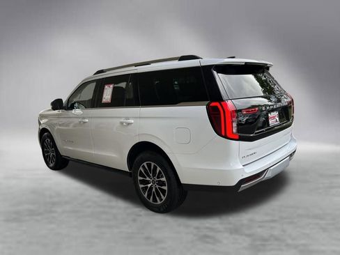 Used 2025 Ford Expedition Platinum AWD/4WD image 4