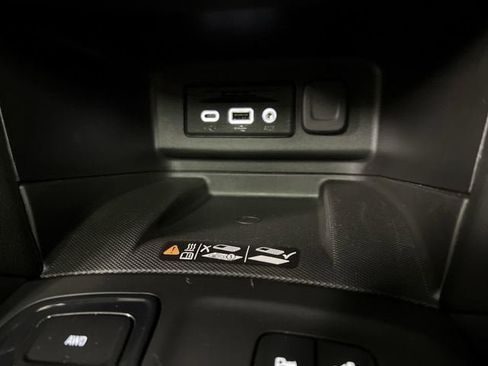 Certified 2024 Chevrolet Equinox Premier AWD/4WD image 35