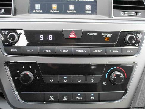 Used 2017 Hyundai Sonata SE image 19