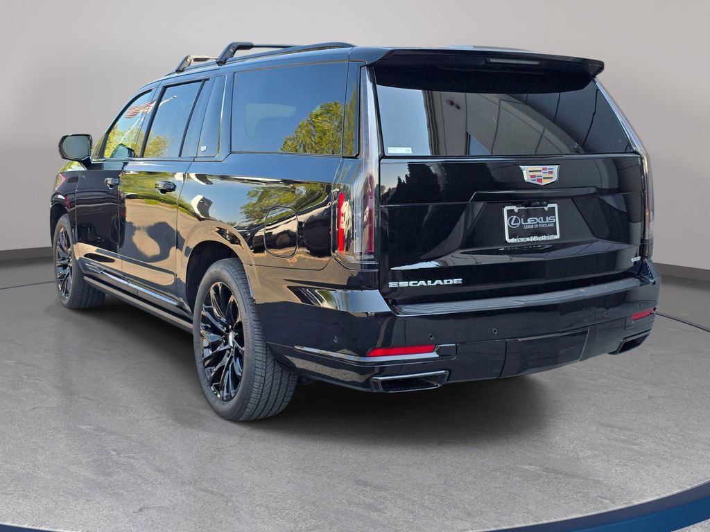 Used 2025 Cadillac Escalade ESV Sport w/ Touring Package AWD/4WD image 8