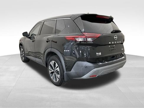 Used 2022 Nissan Rogue SV image 3