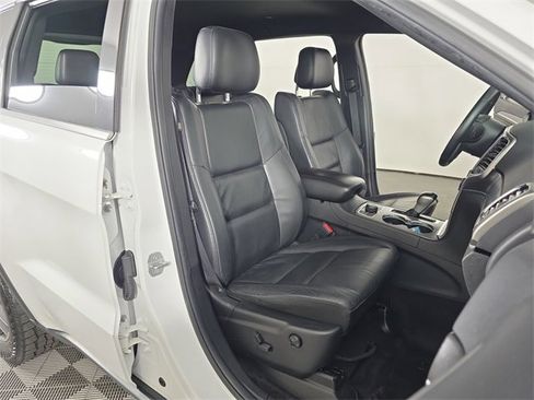 Used 2018 Jeep Grand Cherokee Limited image 20