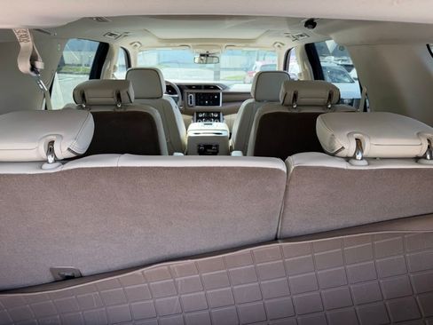 Used 2023 GMC Yukon Denali image 7