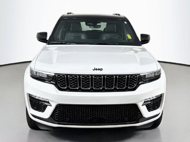 Used 2025 Jeep Grand Cherokee Summit w/ Obsidian Package AWD/4WD image 2
