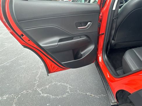 Used 2024 Hyundai Kona Limited image 22