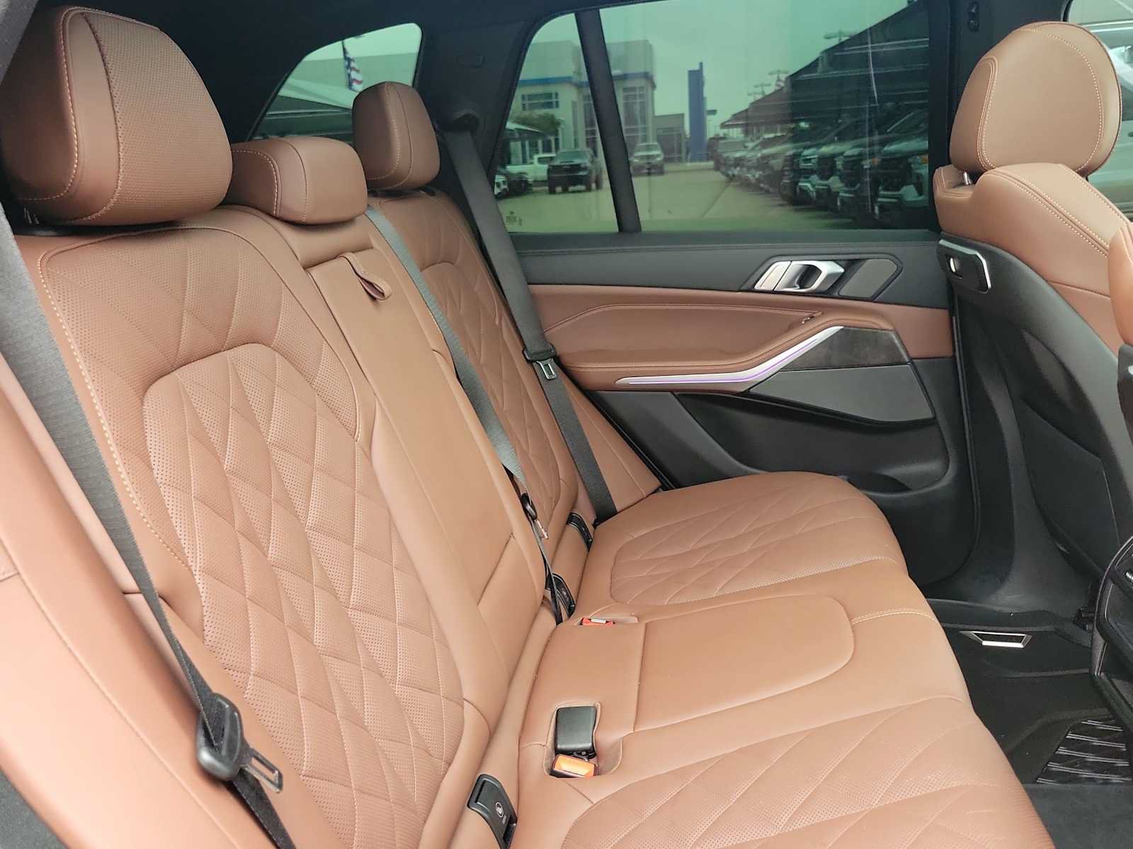 Used 2025 BMW X5 xDrive40i w/ M Sport Package AWD/4WD image 17