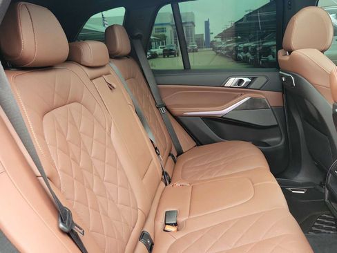 Used 2025 BMW X5 xDrive40i w/ M Sport Package AWD/4WD image 17