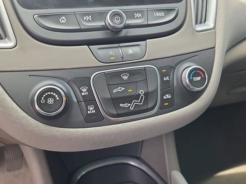 Used 2020 Chevrolet Malibu LS w/ Driver Confidence Package II FWD image 19