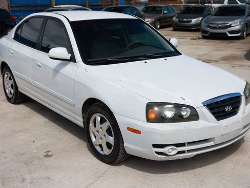 Used 2005 Hyundai Elantra GLS FWD image 9