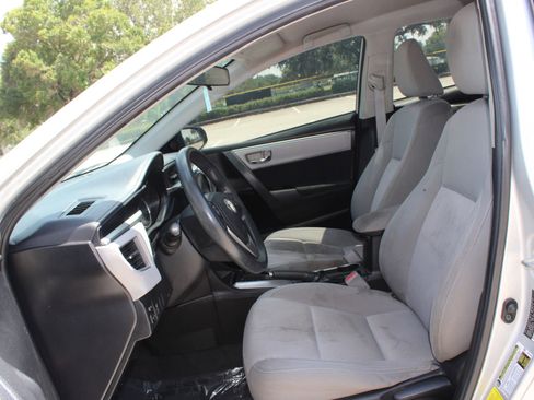 Used 2014 Toyota Corolla LE FWD image 10