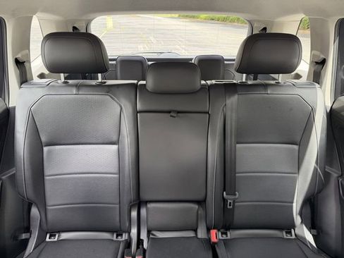 Used 2021 Volkswagen Tiguan SEL FWD image 29