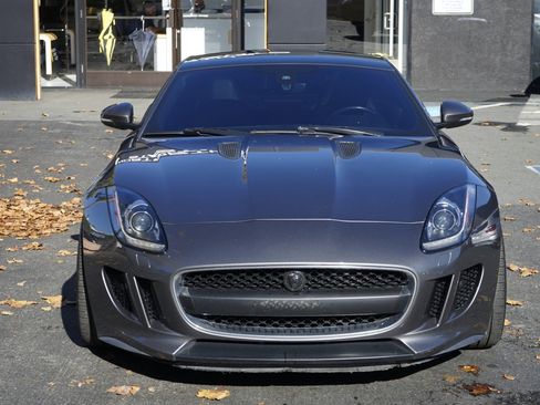 Used 2017 Jaguar F-TYPE Coupe image 4