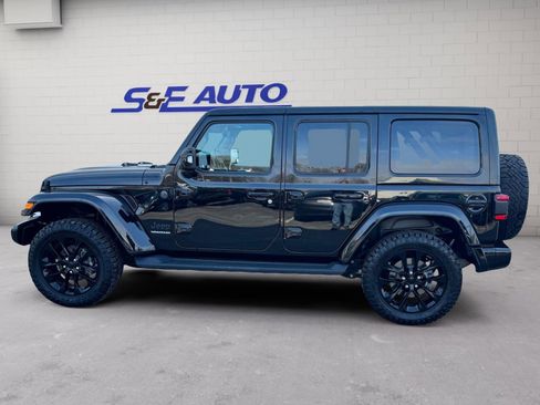 Used 2023 Jeep Wrangler Unlimited Sahara image 2