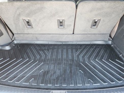 Used 2024 Chevrolet Traverse RS image 32