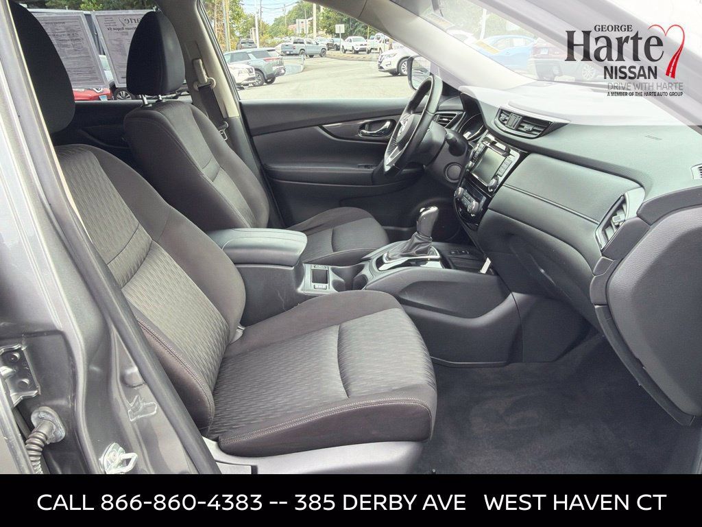 Certified 2020 Nissan Rogue SV w/ Premium Package AWD/4WD image 32