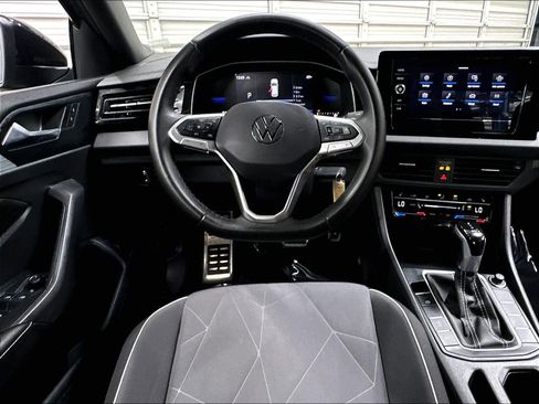 Used 2025 Volkswagen Jetta Sport FWD image 11