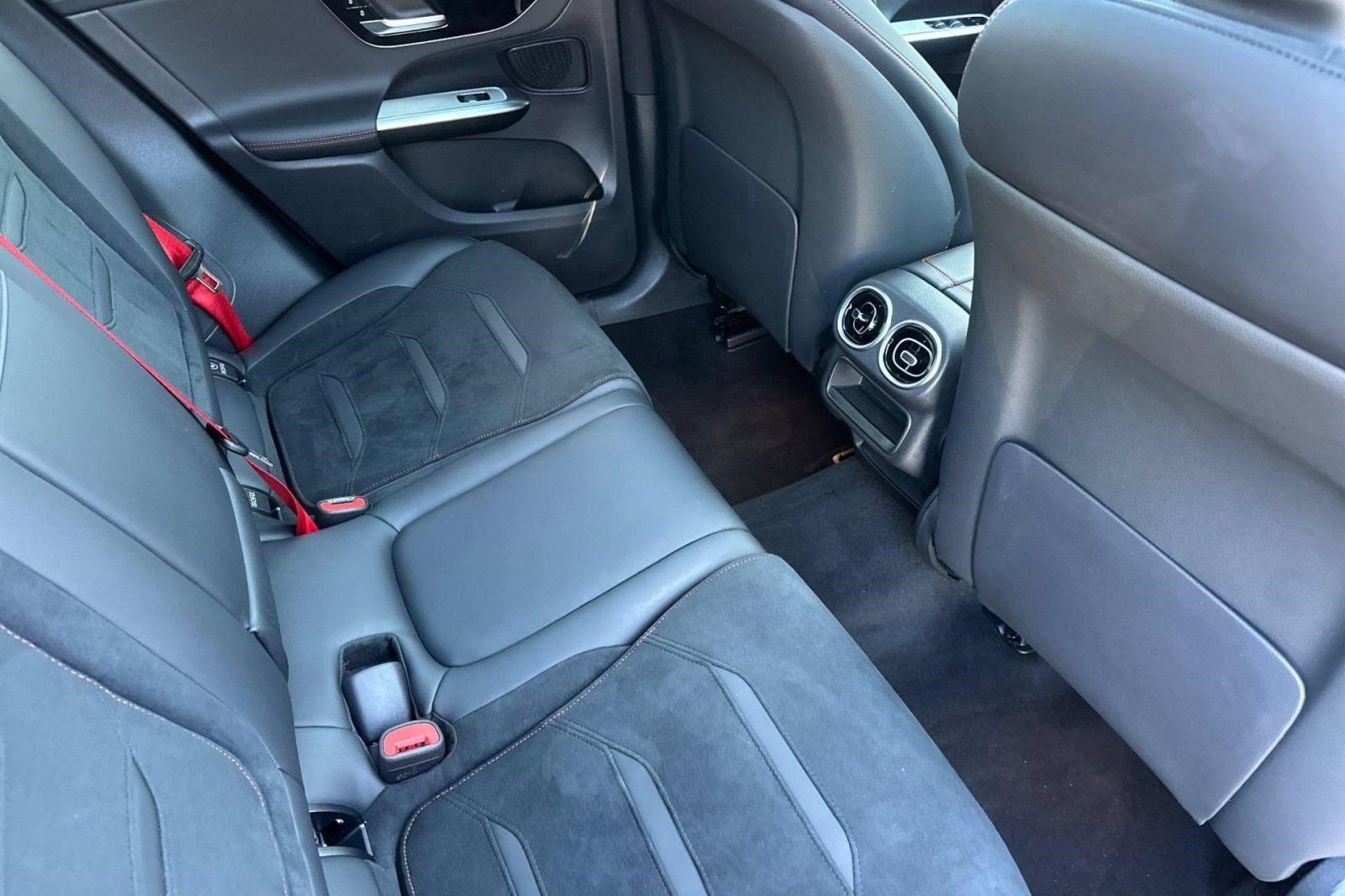 Used 2024 Mercedes-Benz GLC 43 AMG 4MATIC image 34