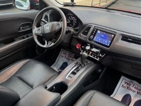 Used 2020 Honda HR-V Touring image 16