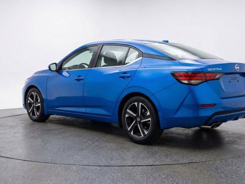 Used 2025 Nissan Sentra SV image 6