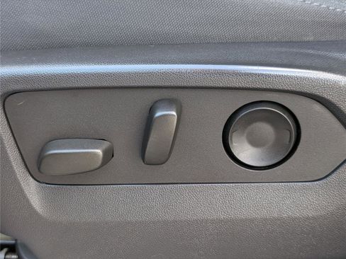 Certified 2023 Chevrolet Silverado 1500 LT image 19