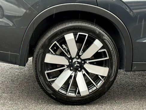 Used 2025 Mitsubishi Outlander SE image 7