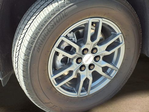 Used 2025 GMC Acadia Elevation FWD image 24