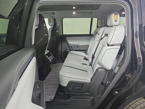 Used 2024 Rivian R1S Adventure AWD/4WD image 22