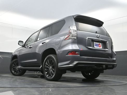 Used 2023 Lexus GX 460 Premium w/ Accessory Package AWD/4WD image 33