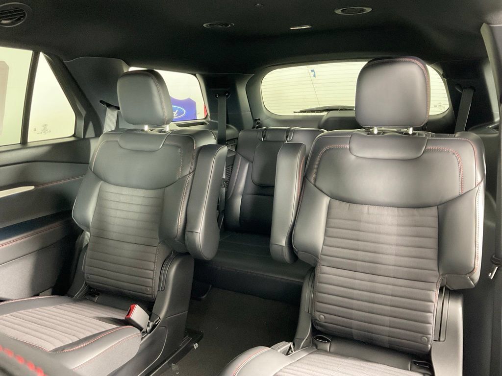 New 2026 Ford Explorer ST-Line w/ ST-Line Street Pack RWD image 15