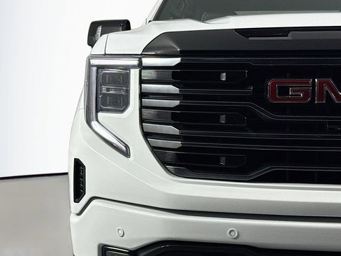 Used 2025 GMC Sierra 1500 AT4 image 13