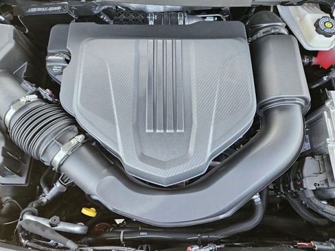 New 2026 Chevrolet Traverse LT w/ Sun and Wheel Package FWD image 22