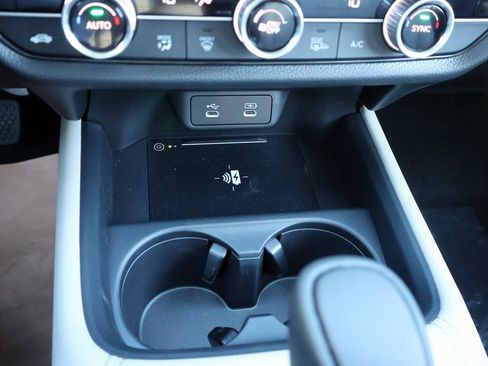 New 2026 Honda HR-V EX-L image 23