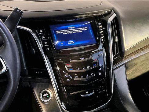 Used 2015 Cadillac Escalade Platinum AWD/4WD image 6